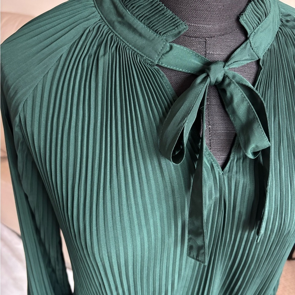 New Papillon Blanc Blouse Dark Green Emerald Top Long sleeve Pleated Size XS - Picture 10 of 11